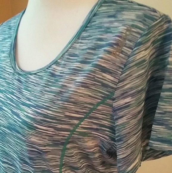 🆕Reebok Dynamic Space-Dye Performance Tee - Picture 3 of 5